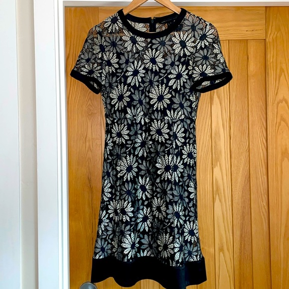 MARC by MARC JACOBS black multi daisy floral lace dress. Size 4 - Picture 4 of 16